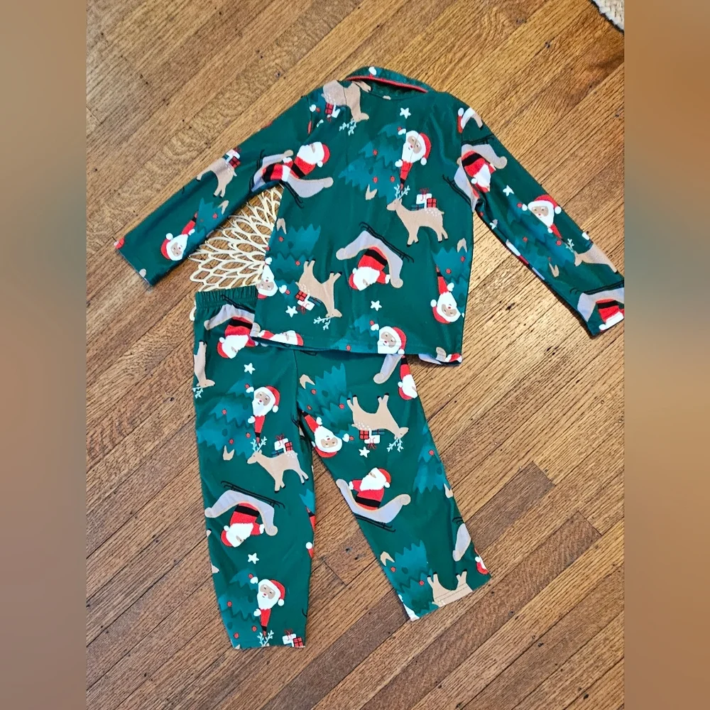 Carter's Christmas Santa Button Up  Pajamas Size 5T